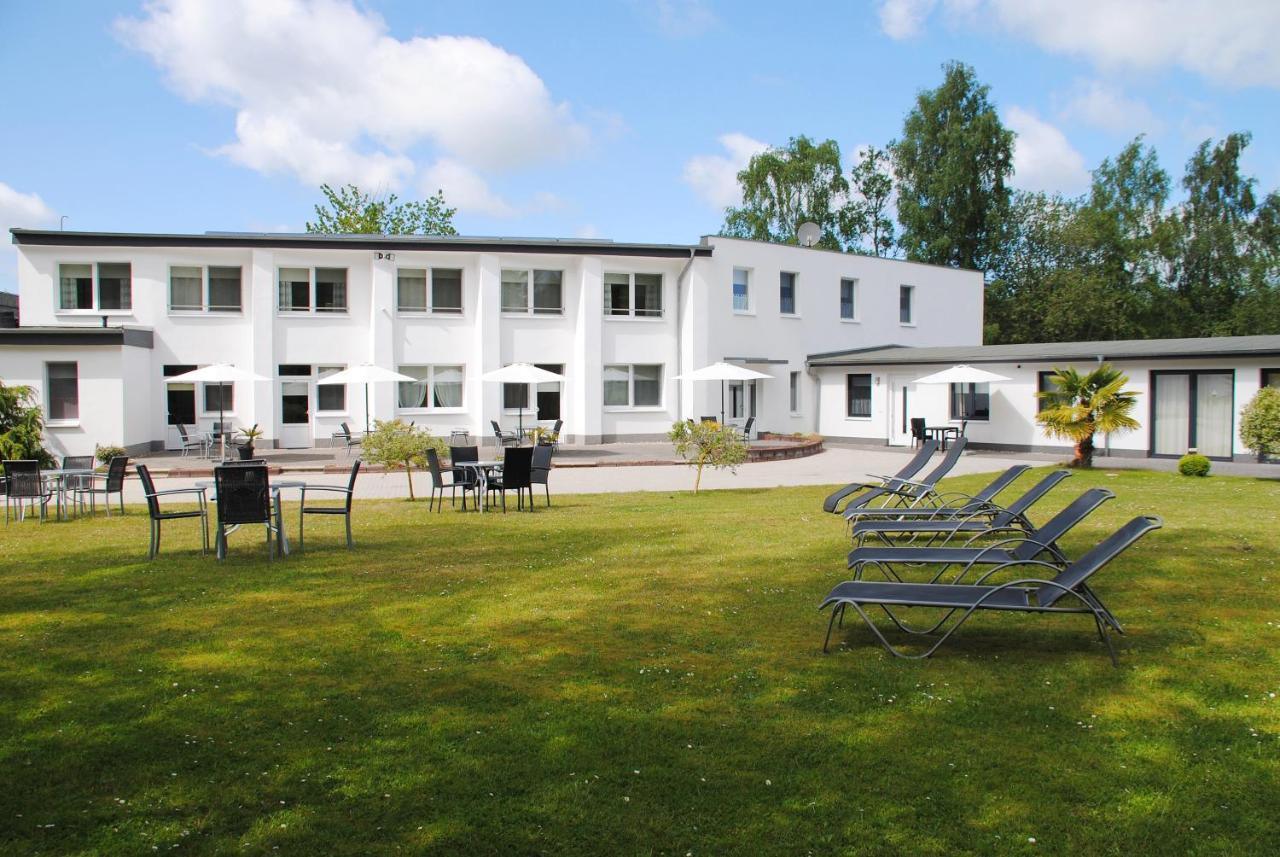 Appartementanlage-Ferienwohnungen Weisse Moewe Sassnitz Exteriör bild